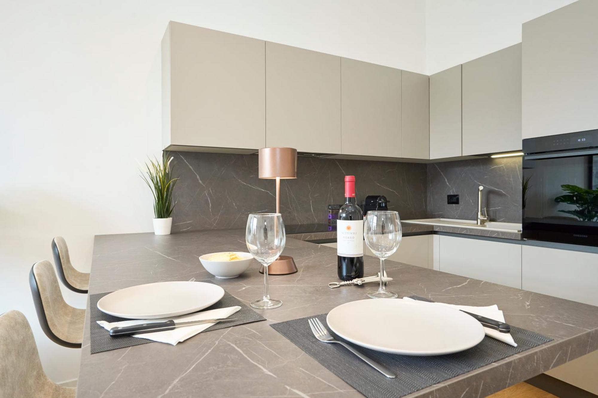 Luxury Design Suite - 20 Minutes From Duomo-Navigli Μιλάνο Εξωτερικό φωτογραφία