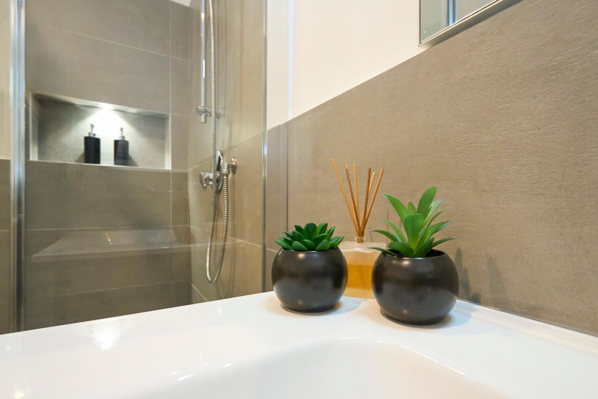 Luxury Design Suite - 20 Minutes From Duomo-Navigli Μιλάνο Εξωτερικό φωτογραφία